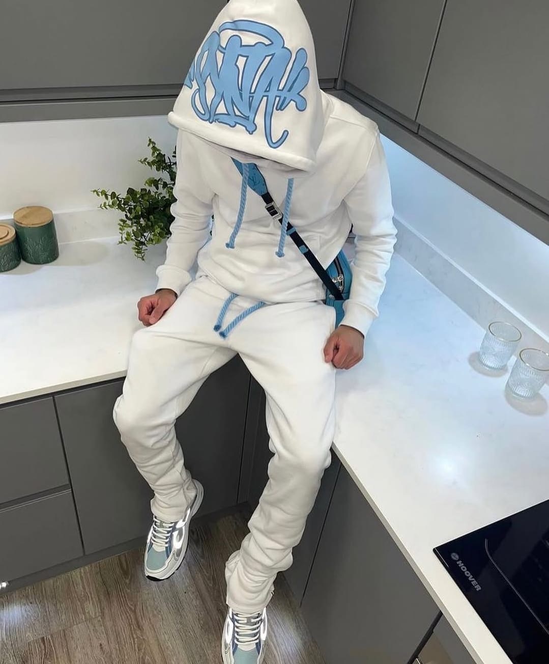 Syna World and the Rise of the Iconic Syna World Tracksuit: A New Era in Streetwear Fashion