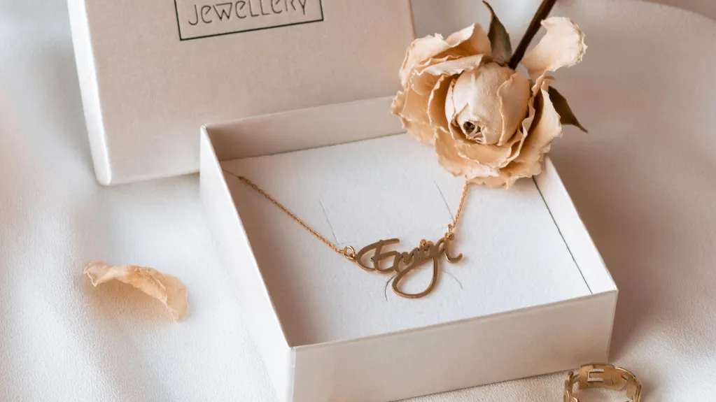How Custom Jewelry Boxes Can Boost Customer Loyalty