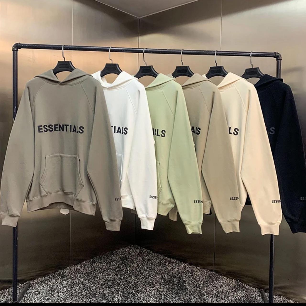 Essential Clothing for a Perfect Vacation Wardrobe